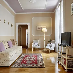 Montanelli Apartment Florence